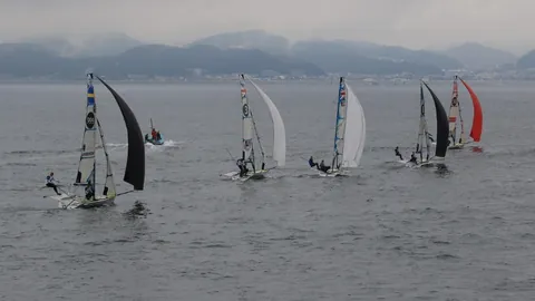 那不勒斯击败热那亚问鼎意甲，孔特对队员表现存疑